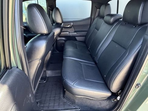 Used 2021 Toyota Tacoma TRD Sport w/ TRD Premium Sport Package AWD/4WD image 20