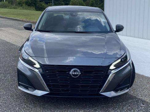 Used 2025 Nissan Altima 2.5 S FWD image 2