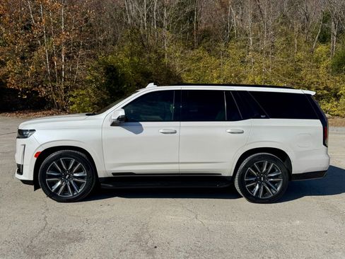 Used 2022 Cadillac Escalade Sport Platinum w/ LPO, ONYX Package image 8