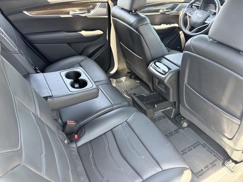 Used 2021 Cadillac XT6 Premium Luxury w/ Platinum Package AWD/4WD image 14