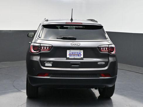 Used 2022 Jeep Compass Latitude AWD/4WD image 6