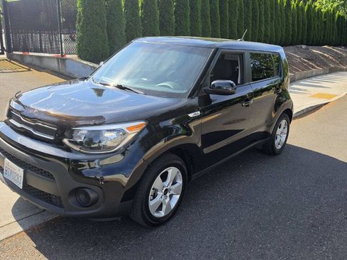 Used 2019 Kia Soul FWD image 1