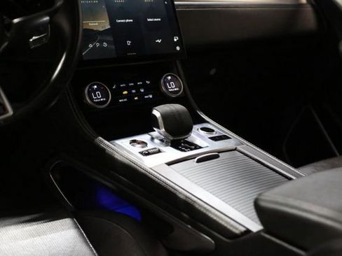 Used 2024 Jaguar F-PACE R-Dynamic S image 16