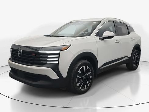 Used 2025 Nissan Kicks SR image 5