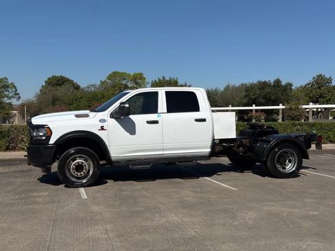 Used 2024 RAM 5500 Tradesman image 3