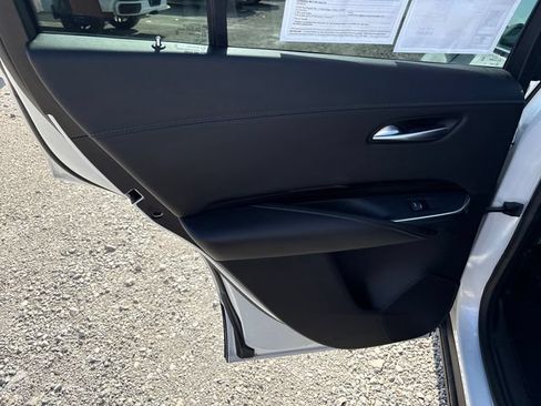 Used 2024 Cadillac XT4 Luxury w/ LPO, Floor Liner Package AWD/4WD image 18