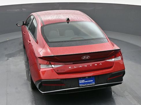 Certified 2025 Hyundai Elantra Sport image 36