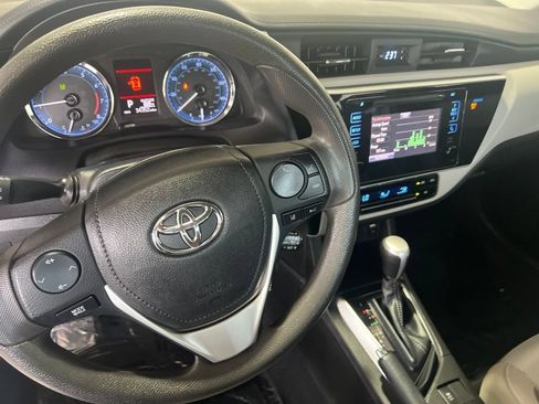 Used 2019 Toyota Corolla LE FWD image 2
