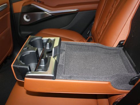 New 2026 BMW X7 M60i image 23