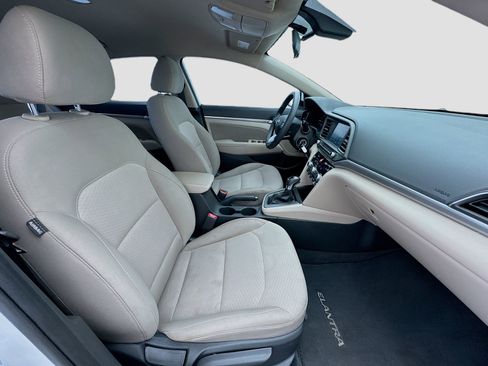 Used 2020 Hyundai Elantra SEL image 18
