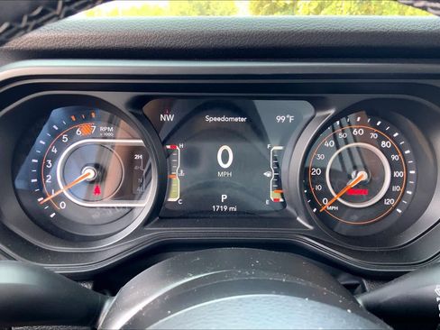 Used 2025 Jeep Wrangler Unlimited Sport AWD/4WD image 26