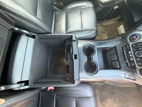 Used 2015 GMC Yukon SLT w/ HD Trailering Package image 44