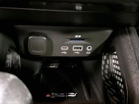 Used 2023 Chevrolet TrailBlazer RS w/ Sun and Liftgate Package image 31