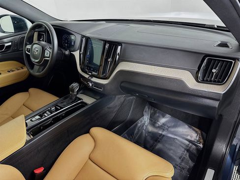 Used 2019 Volvo XC60 T5 Inscription image 32