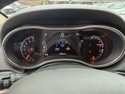 Used 2021 Jeep Grand Cherokee Limited AWD/4WD image 23