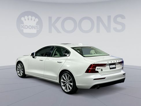 Used 2020 Volvo S60 T6 Momentum image 4
