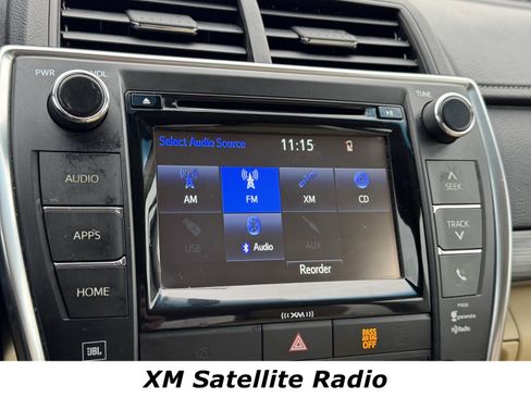 Used 2017 Toyota Camry XLE image 7