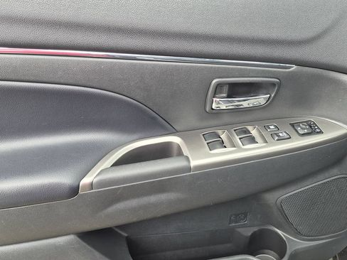 Used 2025 Mitsubishi Outlander Sport SE AWD/4WD image 11