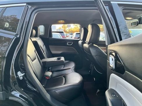 Used 2022 Jeep Compass Limited AWD/4WD image 18