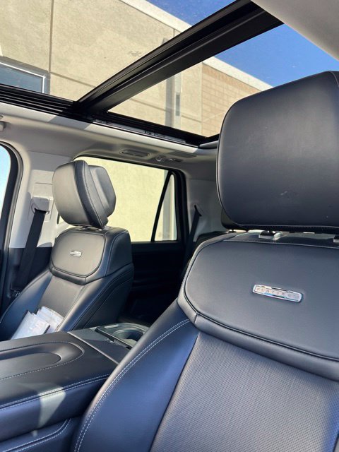 Certified 2026 Ford Expedition Platinum w/ Driver's Package AWD/4WD image 6