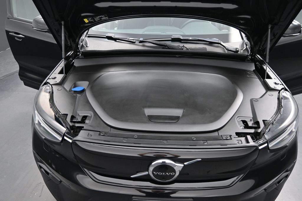 Used 2023 Volvo XC40 Recharge Ultimate w/ Protection Package Premier AWD/4WD image 23