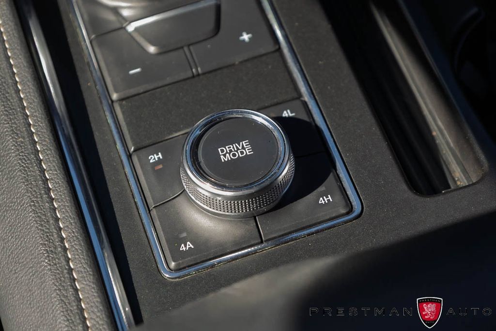 Used 2024 Ford Expedition XLT AWD/4WD image 12