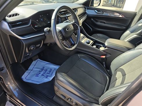 Used 2021 Jeep Grand Cherokee L Laredo image 11