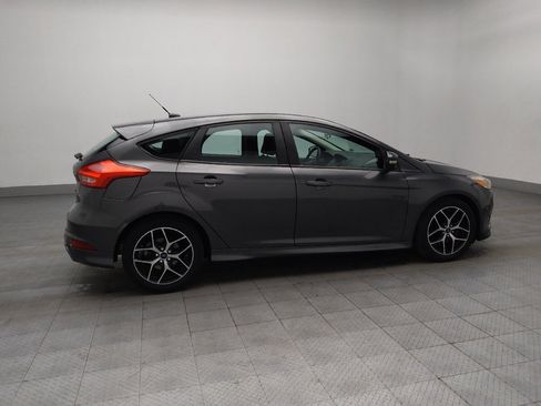 Used 2016 Ford Focus SE w/ SE Sport Package image 10