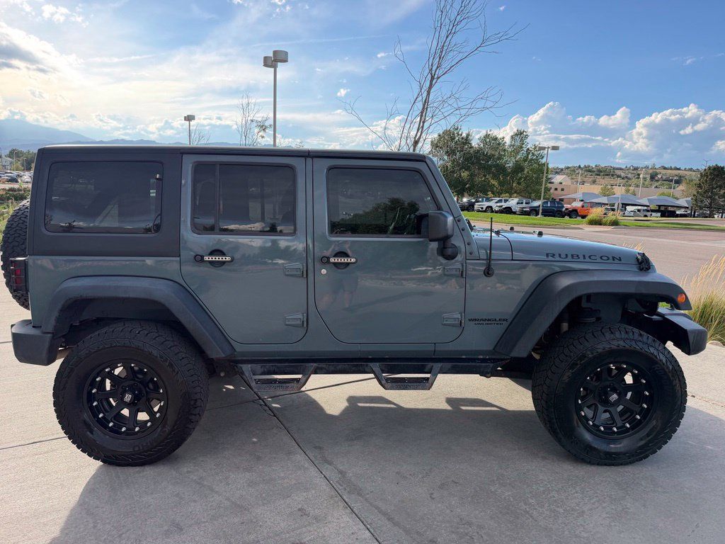 Used 2015 Jeep Wrangler Unlimited Rubicon w/ Connectivity Group AWD/4WD image 9