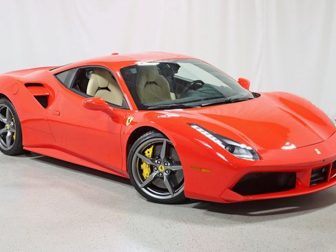 Used 2018 Ferrari 488 GTB image 8