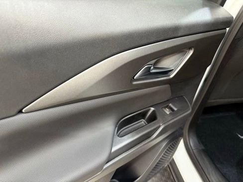 New 2026 Chevrolet Equinox EV LT image 15