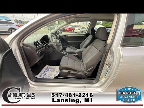 Used 2012 Volkswagen Golf 2-Door FWD image 11