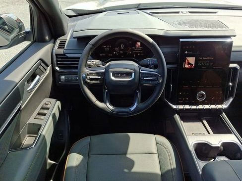 New 2026 GMC Acadia AT4 w/ LPO, Floor Liner Package AWD/4WD image 8