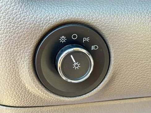 Used 2017 Lincoln Navigator Select RWD image 10