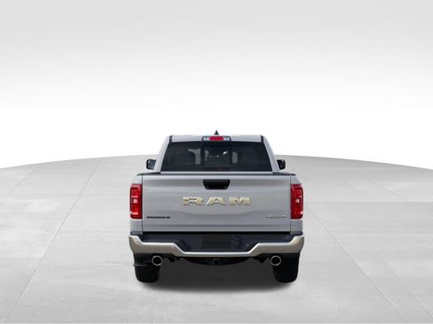 New 2026 RAM 1500 4x4 Crew Cab image 8