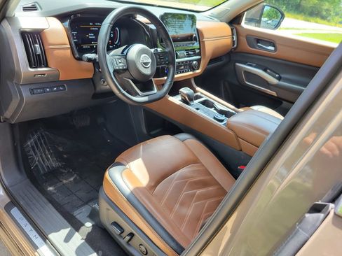 Certified 2024 Nissan Pathfinder Platinum w/ Cargo Package AWD/4WD image 25