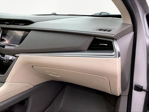 Used 2017 Cadillac XT5 Premium Luxury image 18