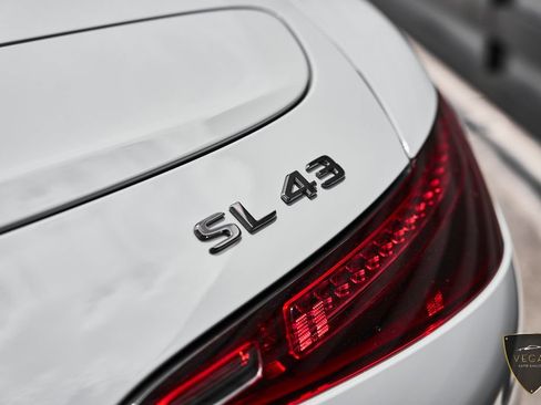 Used 2025 Mercedes-Benz SL 43 AMG w/ Driver Assistance Package image 12