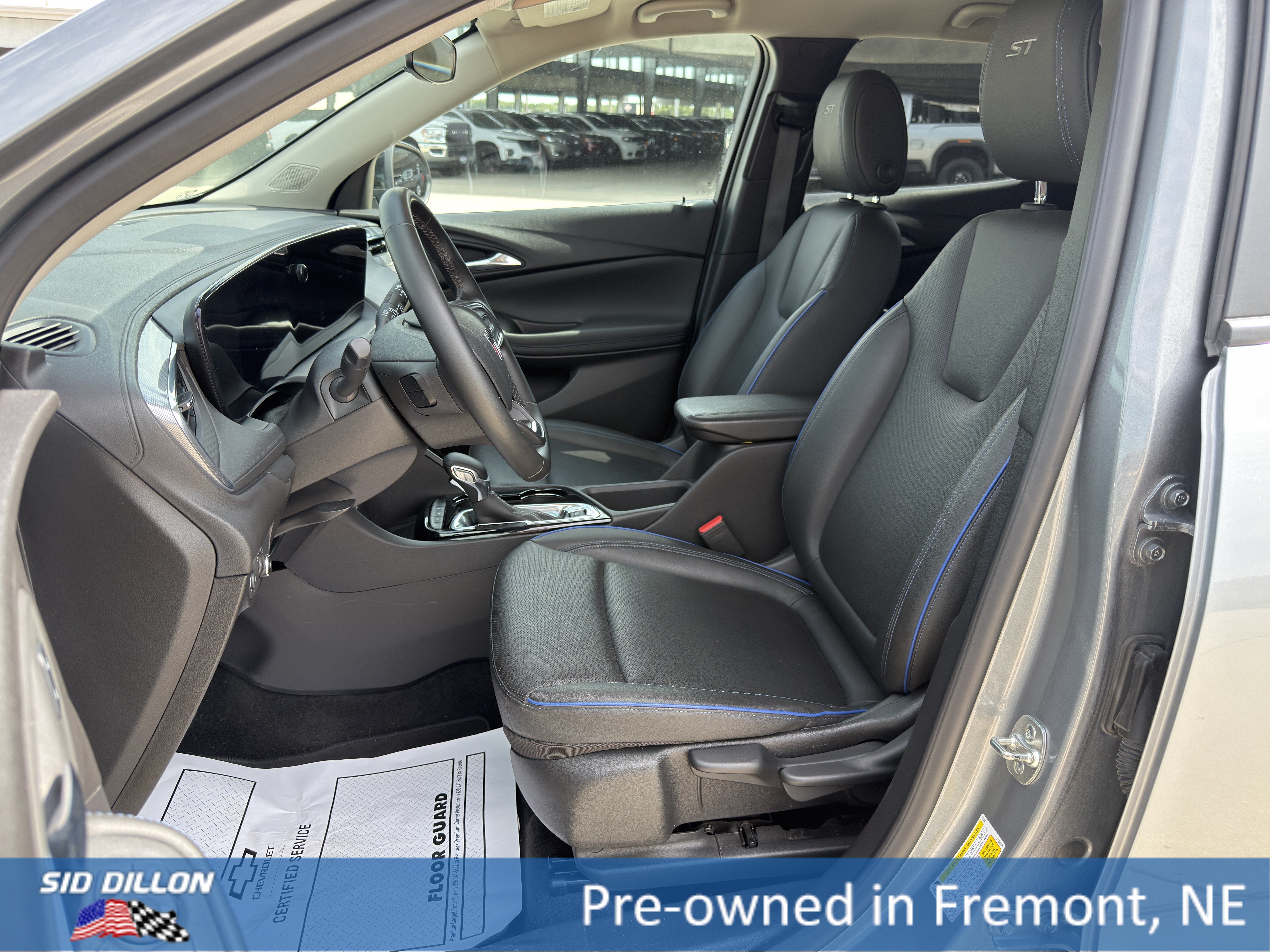 Certified 2025 Buick Encore GX Sport Touring w/ Advanced Technology Package AWD/4WD image 11