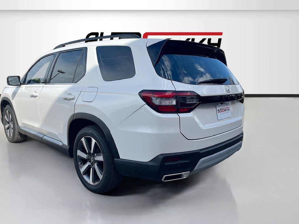 Used 2024 Honda Pilot Touring image 5