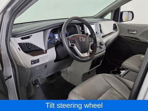 Used 2018 Toyota Sienna XLE w/ XLE Navigation Package image 13