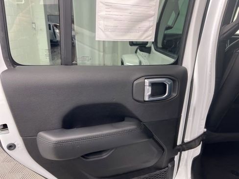 Used 2021 Jeep Wrangler Unlimited Sahara image 16