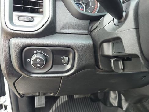 Used 2025 RAM 2500 Tradesman w/ Chrome Appearance Group image 17