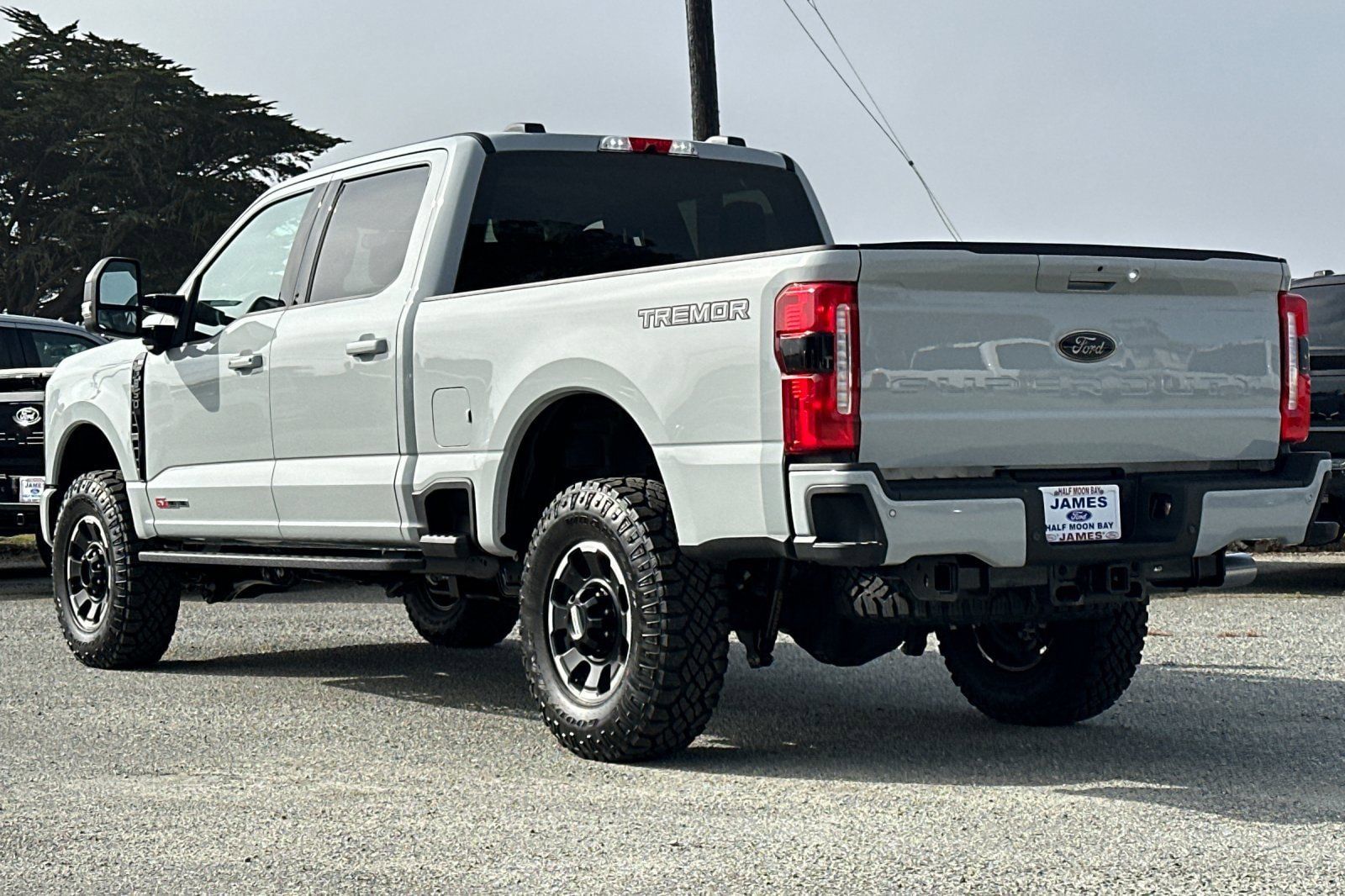 New 2026 Ford F350 XLT w/ XLT Premium Package AWD/4WD image 3