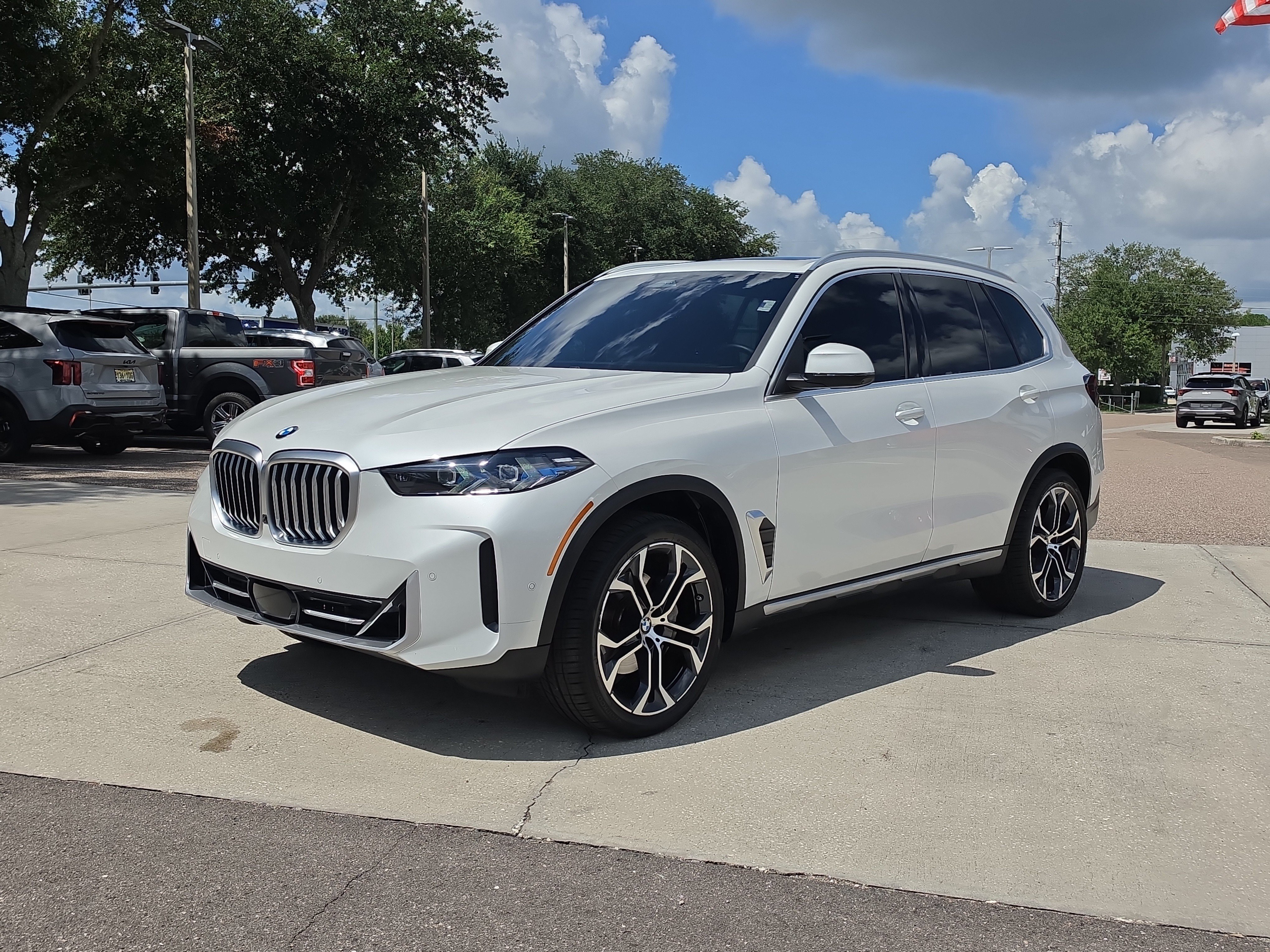 Used 2024 BMW X5 sDrive40i w/ Premium Package RWD image 4