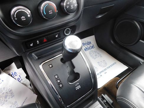 Used 2015 Jeep Compass Sport w/ Power Value Group image 22