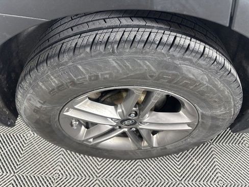 Used 2017 Hyundai Santa Fe Sport image 11