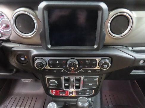 Used 2020 Jeep Gladiator Rubicon w/ Uconnect 4C Nav & Sound Group image 13