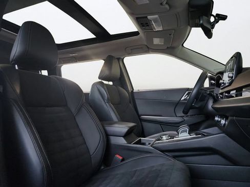 Used 2024 Mitsubishi Outlander SE AWD/4WD image 25