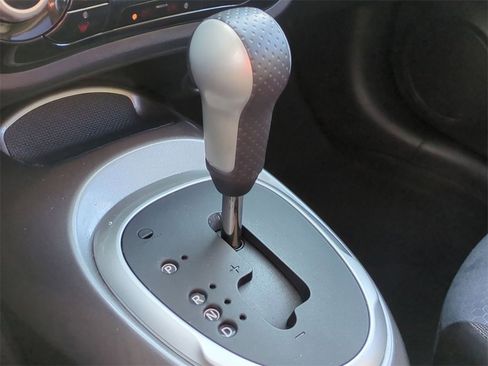 Used 2017 Nissan Juke SV image 18